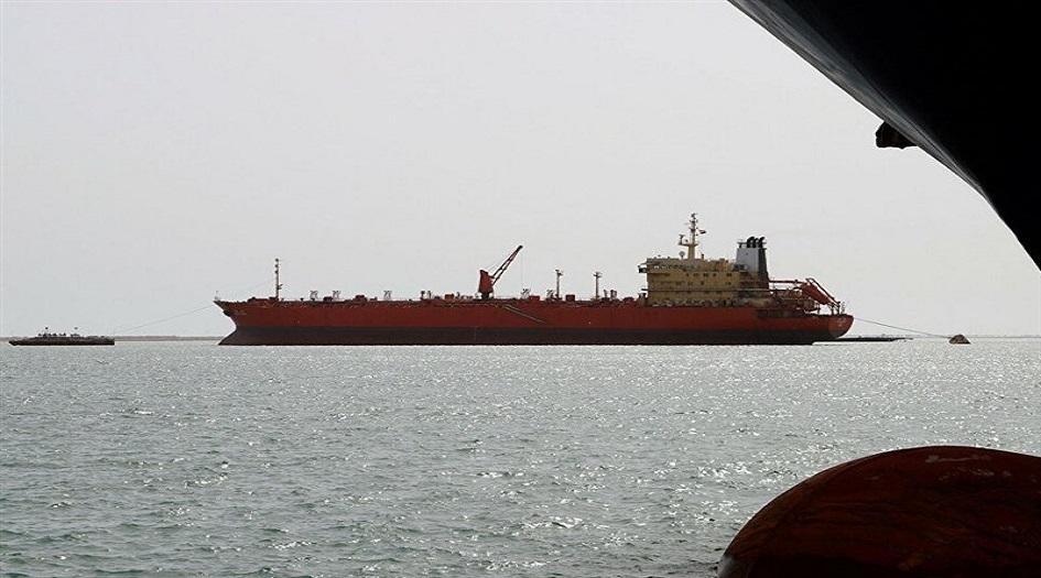اليمن... تحالف العدوان يمنع سفينة نفطية جديدة من الوصول إلى ميناء الحديدة