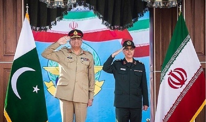 رئيس الاركان العامة الايرانية يلتقي قائد الجيش الباكستاني