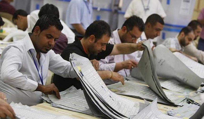 الانتخابات العراقية.. فرز أصوات محطات انتخابية في بغداد يدويا