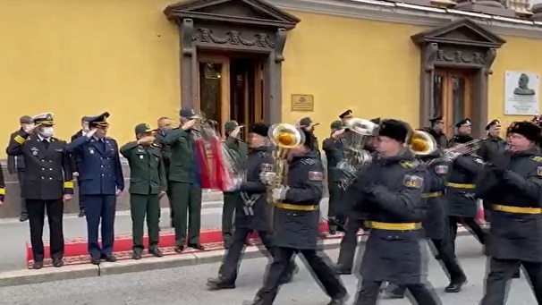 استقبال از سردار سرلشکر باقری در سنت‌پترزبورگ
