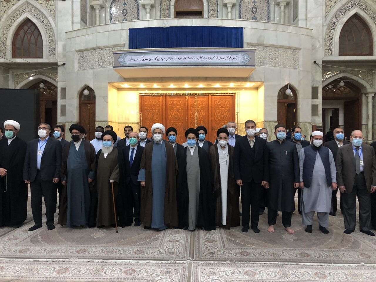 ادای احترام مهمانان کنفرانس وحدت اسلامی به امام خمینی ( ره ) + عکس