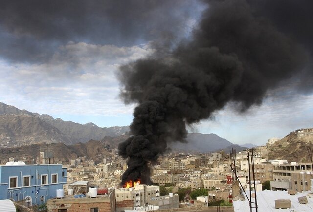 حمله جنگنده‌های سعودی به انبار دارو در صنعا 