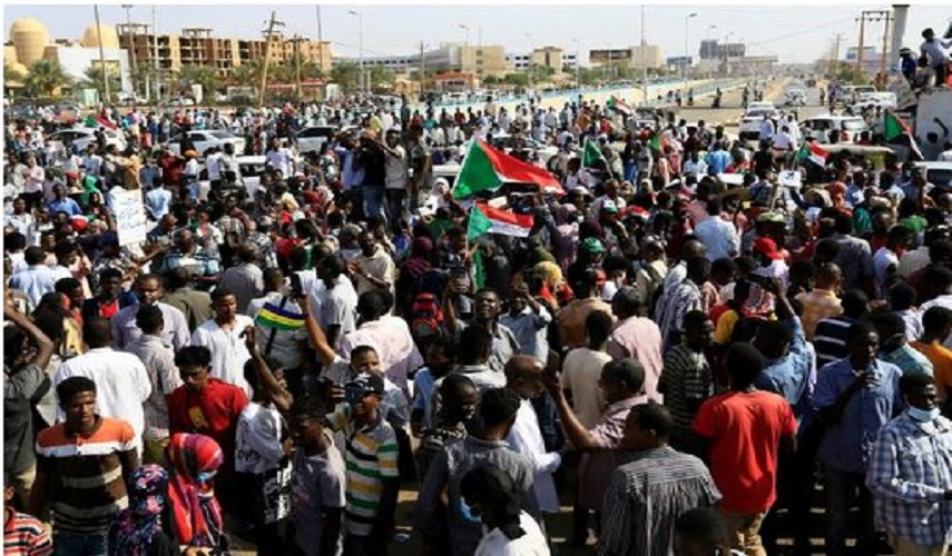 السودان...مقتل 7 أشخاص وإصابة 140 في الاحتجاجات عقب الانقلاب العسكري