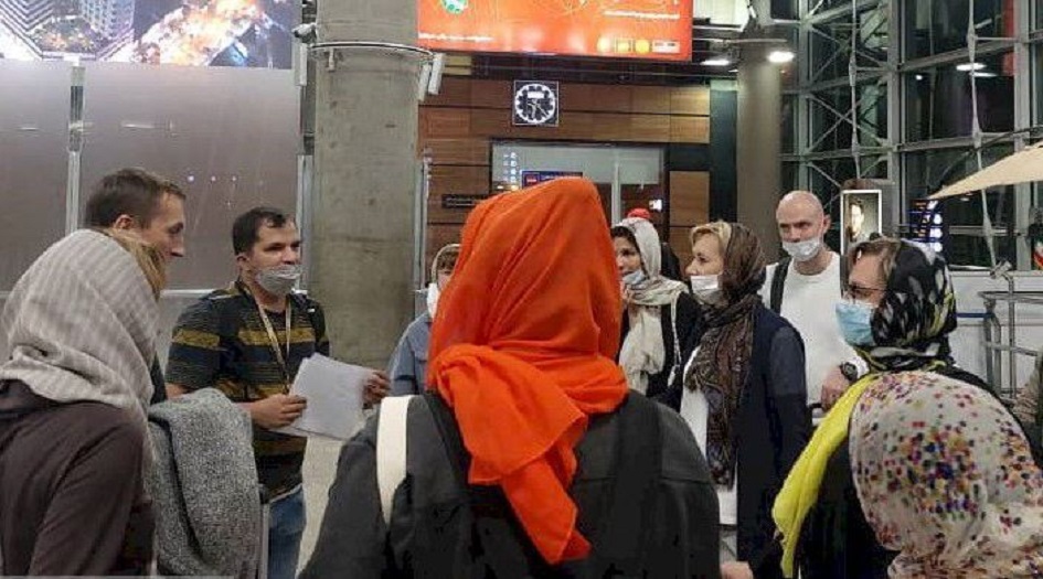 اول دفعة من السياح الاجانب تزور إيران في ظروف كورونا