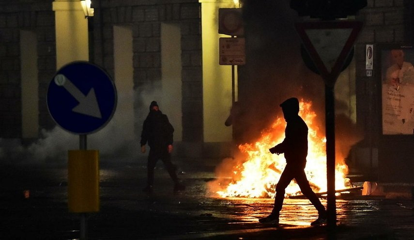 مظاهرات ضد كورونا في دول أوروبية تسفر عن اعمال الشغب