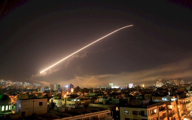 مقابله پدافند هوایی سوریه با حمله موشکی رژیم صهیونیستی