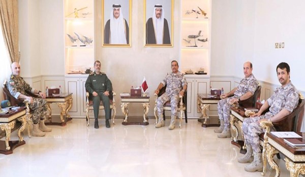 الملحق العسكري الإيراني يلتقي رئيس الاركان القطري