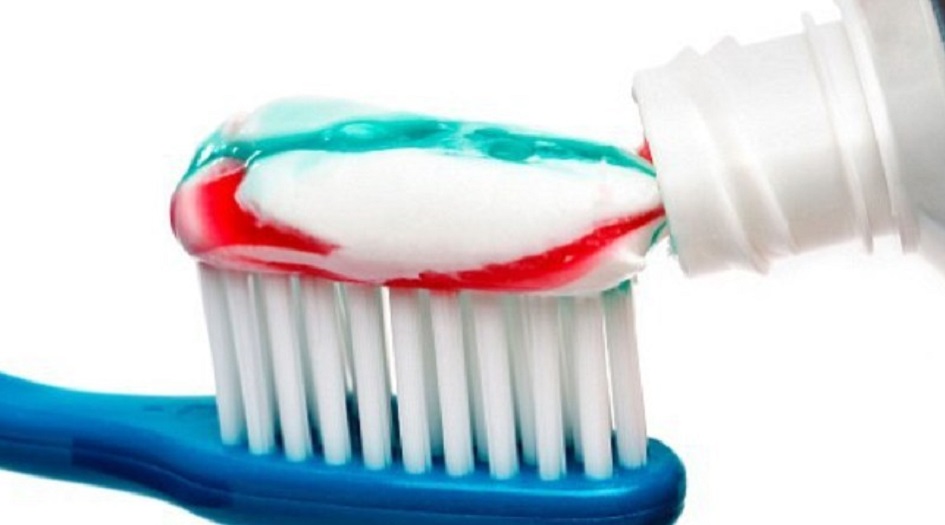 دراسة تكشف أضرار معجون الأسنان