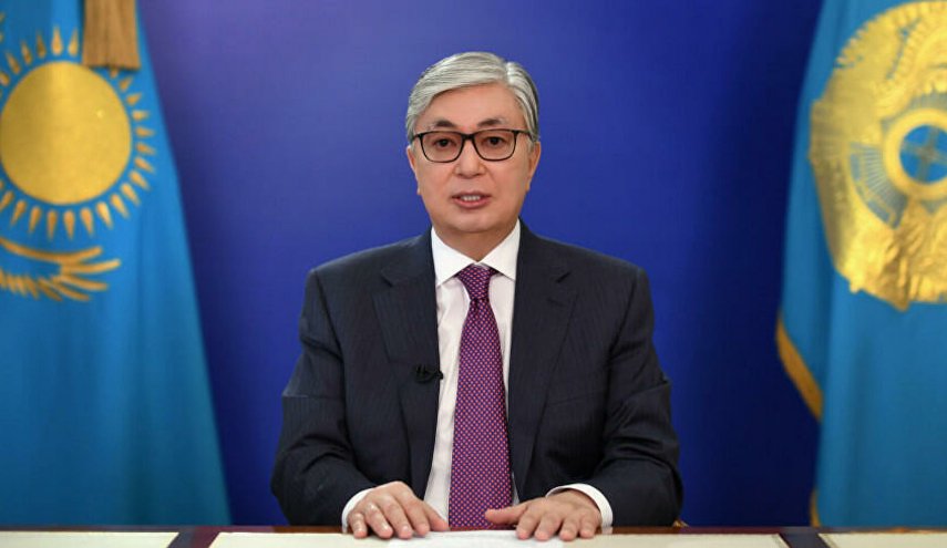 رئيس كازاخستان يصل ألما آتا ويرافقه موكب كبير