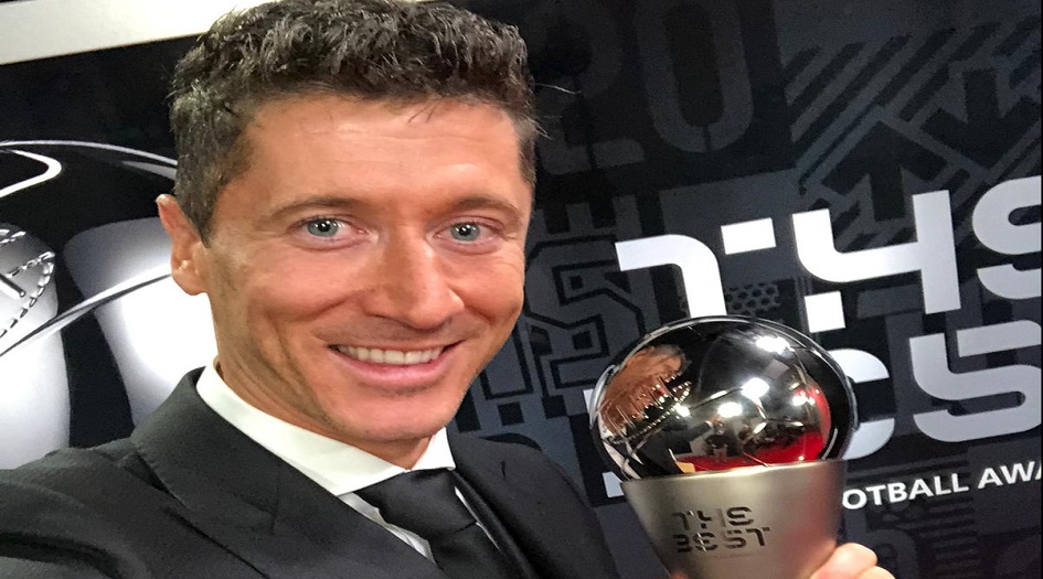 ليفاندوفسكي يحرز جائزة أفضل لاعب بالعالم