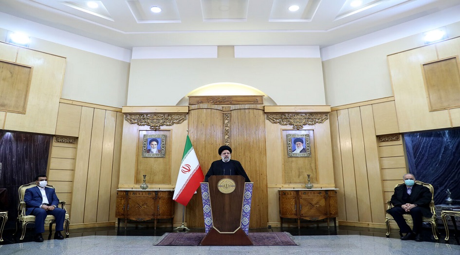 الرئيس الايراني يغادر طهران متوجهاً  إلى روسيا