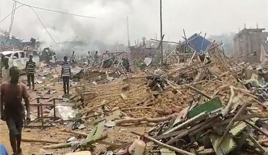مقتل 17 في انفجار يسوي قرية بالأرض في غانا الافريقية