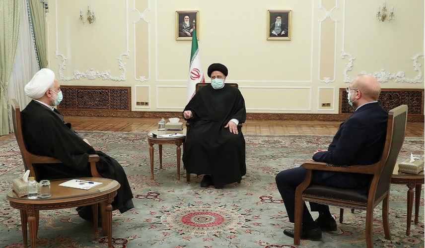اجتماع رؤساء السلطات الايرانية الثلاث يستعرض زيارة رئيسي الى روسيا