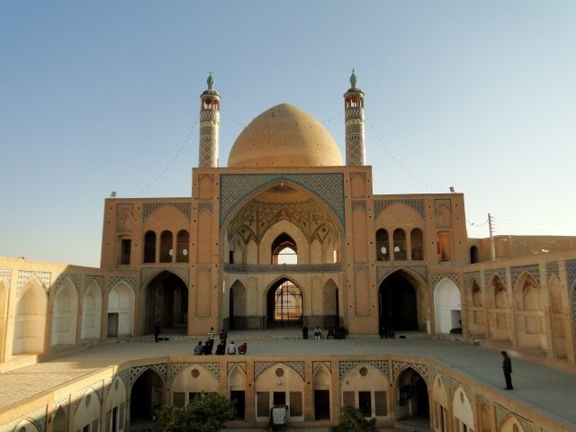 مسجد جامع کاشان، بنایی تاریخی از دوره سلجوقیان