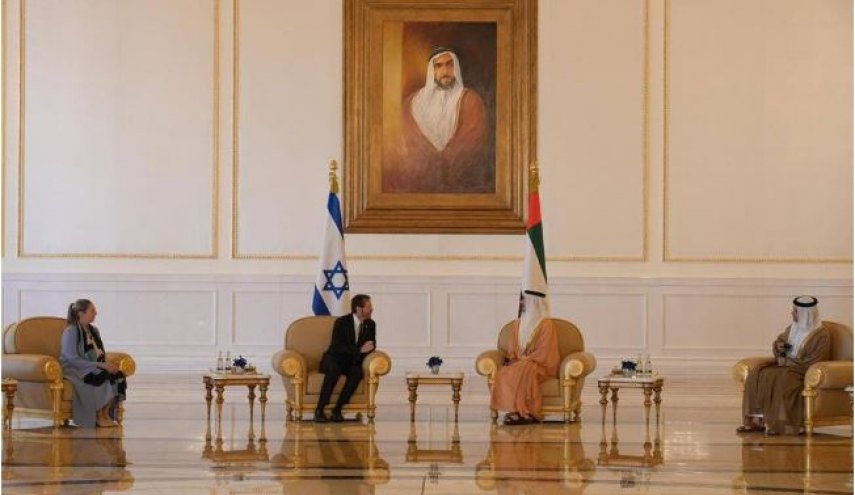 رئيس كيان الإحتلال يصل الإمارات عبر الاجواء السعودية