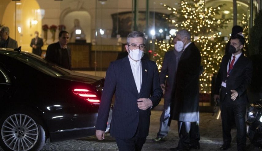 باقري يغادر طهران متوجها الى فيينا لمواصلة مفاوضات إلغاء الحظر