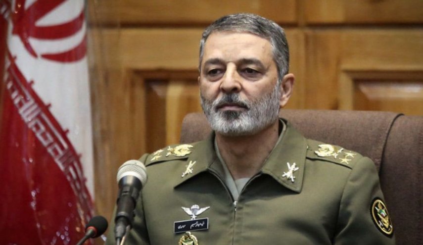 قائد الجيش الايراني يؤكد اهمية تعزيز القدرات الدفاعية