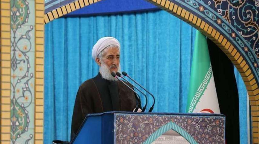 خطيب جمعة طهران : لا جدوى من التنمية والتقدم دون الأمن