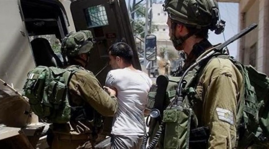 الكيان الصهيوني يعتقل  25 فلسطينيا من الضفة الغربية والداخل المحتل