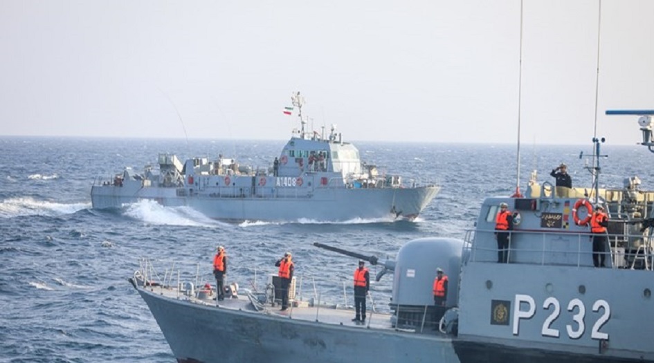 المناورات البحرية المركبة.. تنفيذ عمليات البحث عن الزوارق الغارقة وانقاذها