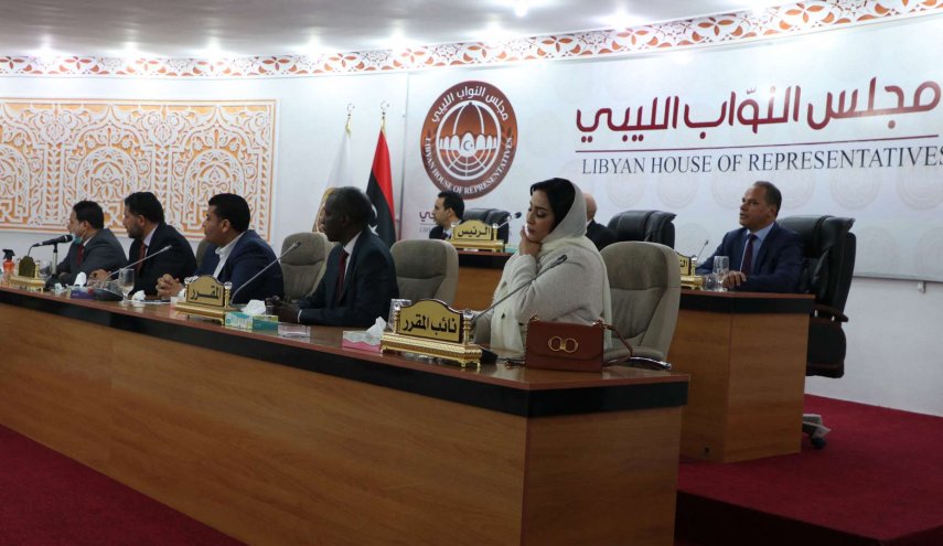 البرلمان الليبي يوافق على تشكيل لجنة برلمانية لمراجعة مشروع الدستور سببه ضغوطات دولية