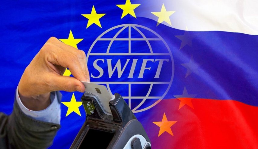 الاتحاد الأوروبي ينوي استبعاد بنوك روسية إضافية من نظام سويفت