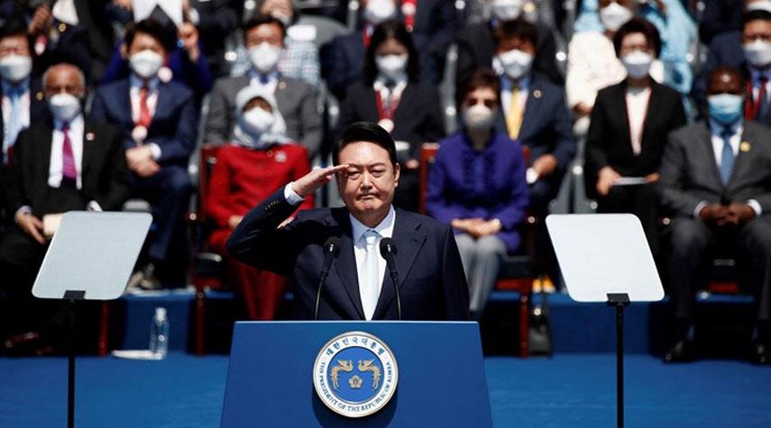 يون يؤدّي اليمين رئيساً لكوريا الجنوبية ويدعو الشمالية لنزع سلاحها النووي