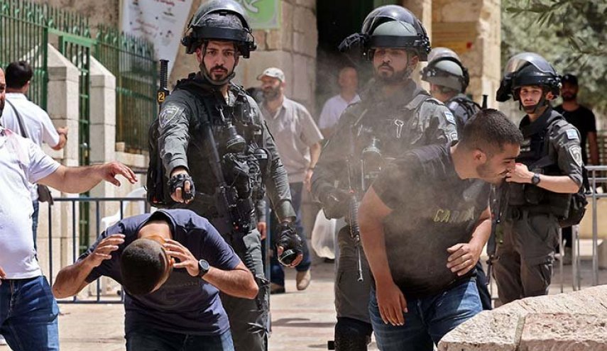 مواجهات شديدة مع قوات الاحتلال في القدس وطوباس