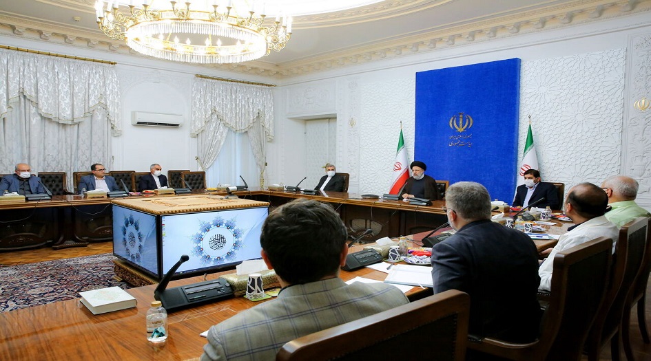 الرئيس الايراني يترأس اجتماعا طارئا لمتابعة حادث انهيار المبنى في آبادان