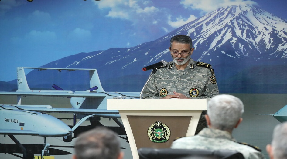 قائد الجيش الايراني : ماضون دون توقف لتطوير اقتدار طائراتنا المسيرة