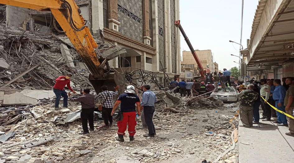 القاء القبض على 8 افراد متهمين على خلفية حادث انهيار المبنى في آبادان
