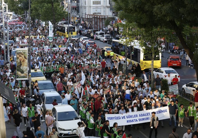 راهپیمایی مردم ترکیه در سالگرد حمله رژیم صهیونیستی به کشتی ماوی مرمره