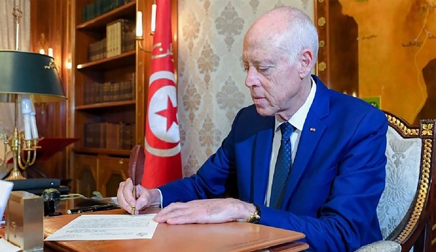 الرئيس التونسي "قيس سعيد" يعين 13 واليا جديدا