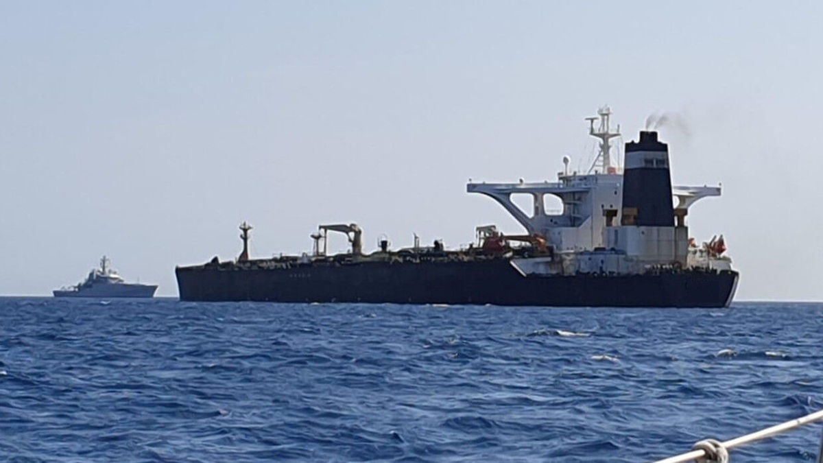 رفع توقیف کشتی ایرانی در یونان