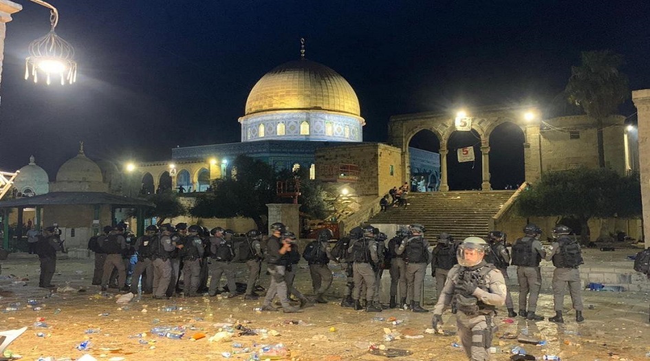 الاحتلال الاسرائيلي  يقتحم  مسجد قبة الصخرة  