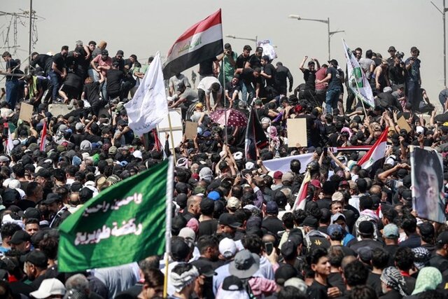 ادامه ناآرامی‌ها در عراق ؛ ارتش اعلام بی‌طرفی کرد