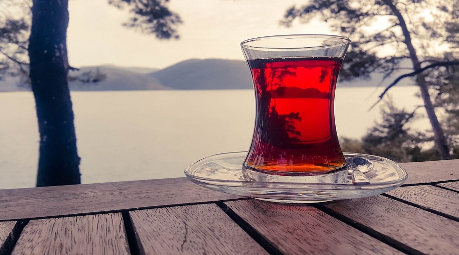 الآثار الجانبية لتناول الشاي على معدة فارغة