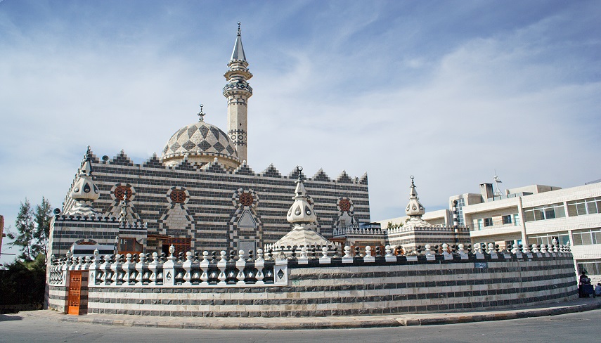 مسجد جامع «ابودرویش» تاجی جواهرنشان در کوه الاشرفیه امان