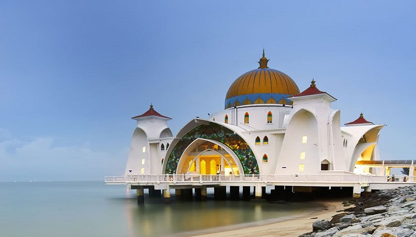 مسجد تنگه ملاکا ؛ مسجدی زیبا بر روی آب