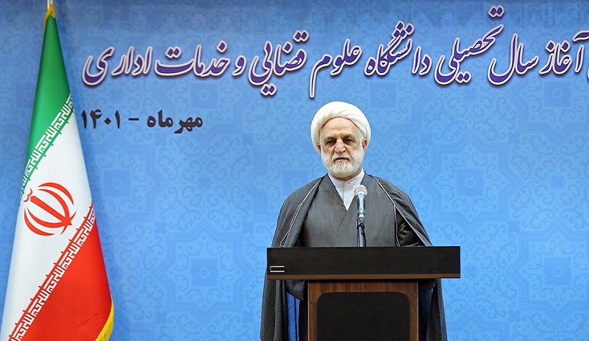 محسني إجئي: الشعب الإيراني يدافع عن دينه وعن نظامه وثورته الإسلامية