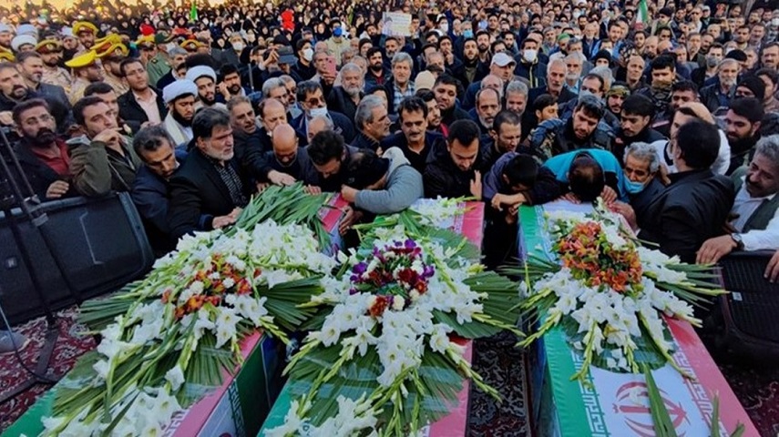 حماسه آفرینی مردم اصفهان در تشییع شهدای مدافع امنیت