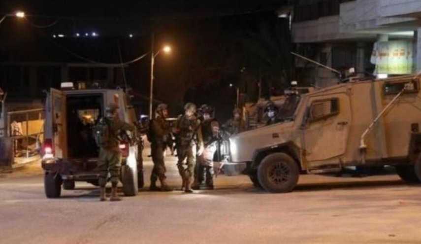 قوات الاحتلال تقتحم جنين وتعتقل شاباً وسط اندلاع اشتباكات مسلحة