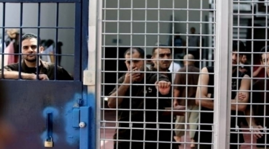 في اول ايام شهر رمضان  ... الاسرى في سجون الاحتلال يبدأون اضرابا عن الطعام 
