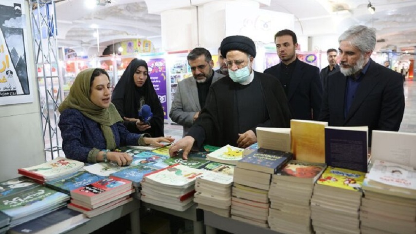 بازدید رئیسی از نمایشگاه کتاب تهران
