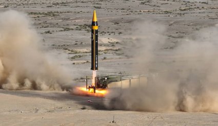  ايران تزيح الستار عن احدث صاروخ بالستي باسم "خيبر" 