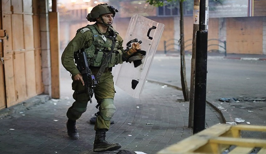  إصابة فلسطيني برصاص الاحتلال واعتقال أسير محرر من الضفة 