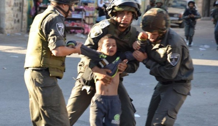الاحتلال الصهيوني يعتقل طفلا مقدسيا بزعم محاولته تنفيذ عملية طعن