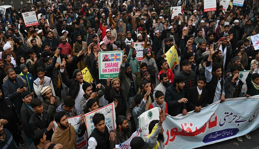 پاکستانی‌ها خواستار اخراج سفیر سوئد و قطع روابط دیپلماتیک شدند