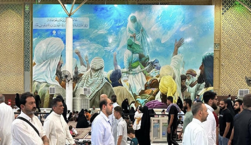 نصب دو نقاشی دیجیتال روح‌الامین در حرم حضرت علی (ع)