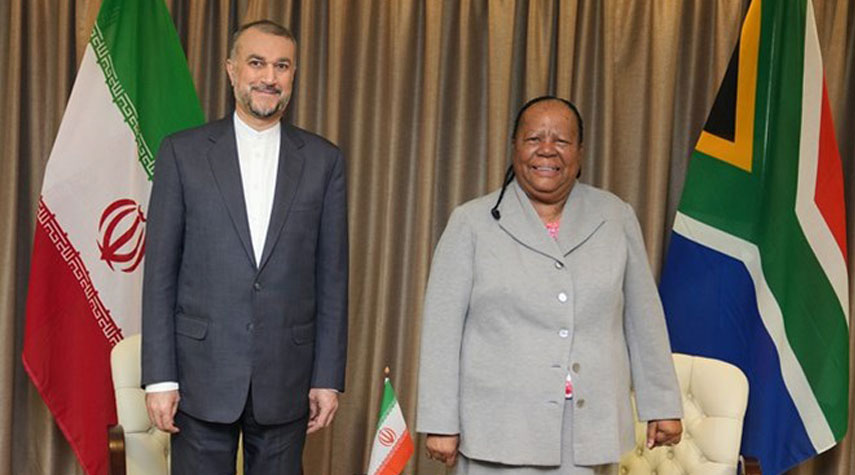 تفاصيل اللقاء بين وزير الخارجية الايراني مع نظيرته الجنوب افريقية